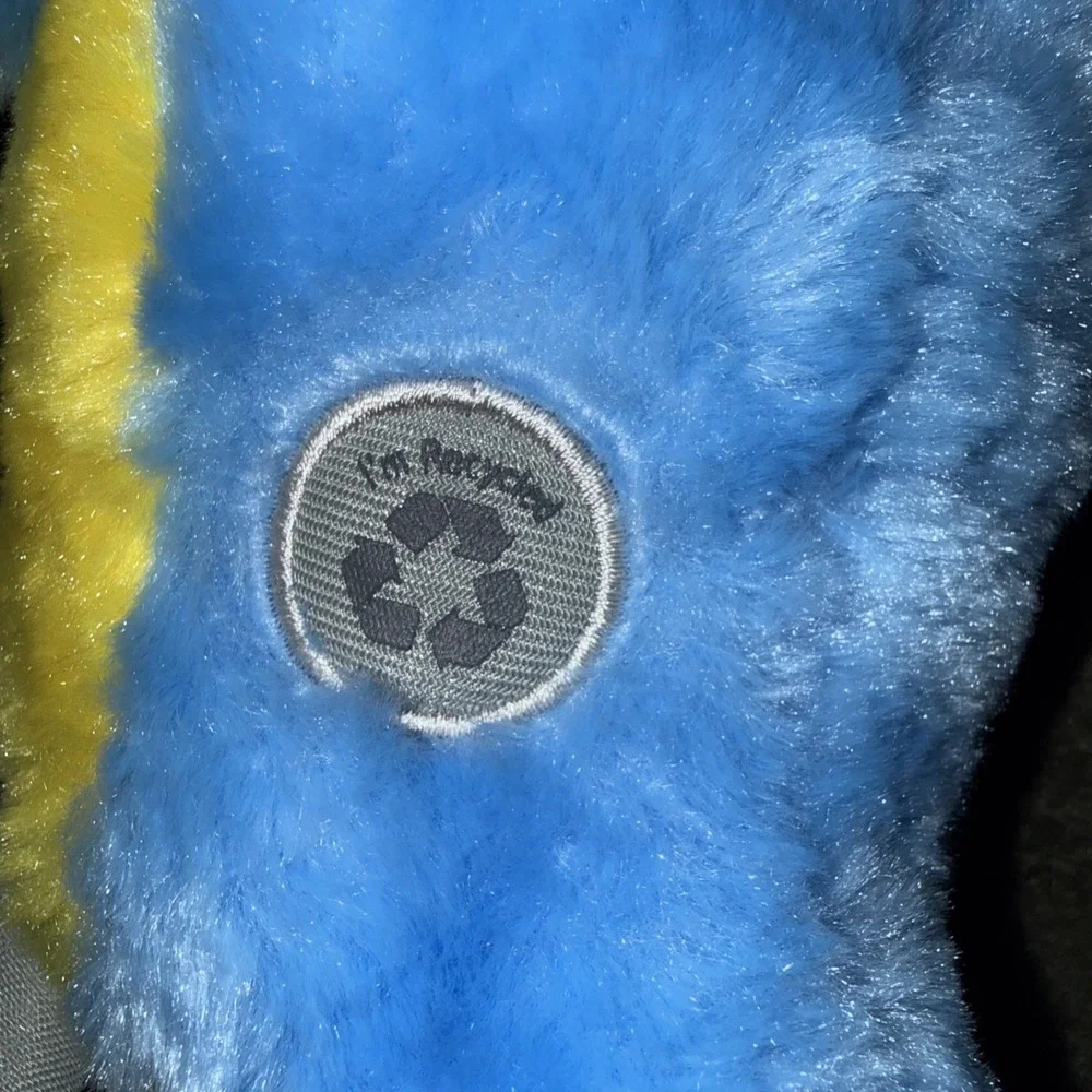 A Petting Zoo Blue Parrot‎ Bird Macaw Plush Stuffed Animal Wildlife Realistic